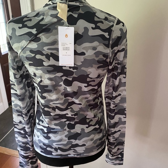 NWT Spiritual Gangster Camo active top - Picture 2 of 9